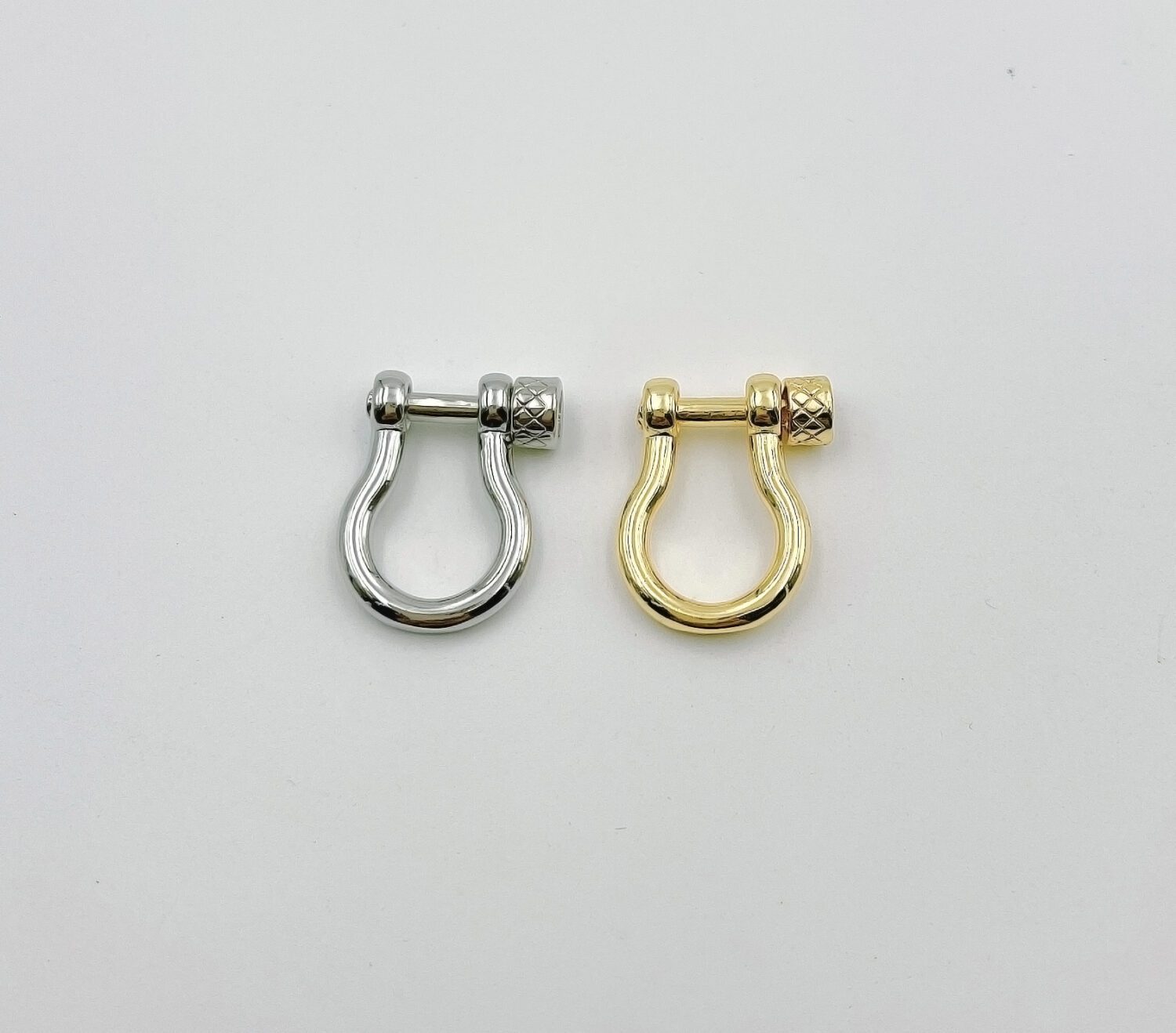 18K Gold Screw Clasp Lock, Anchor Shackle, Gold Bracelet Clasps, Anchor  Necklace, Sailor Bracelet Clasp Supply, 22x17mm, CL458 - BeadsCreation4u