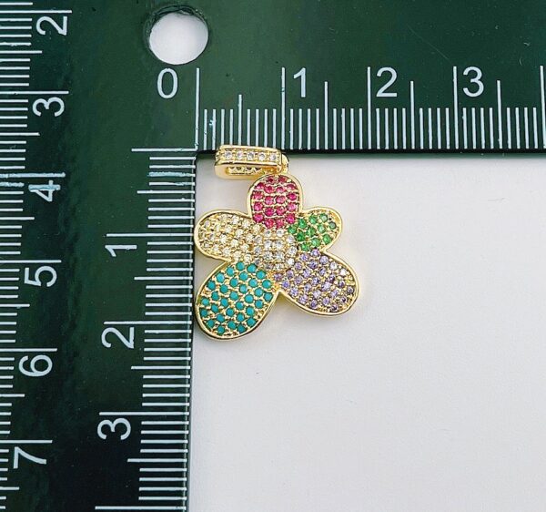 Measuring Multi-colors flower pendant