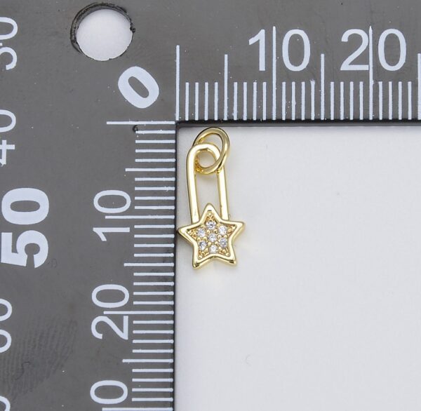 Measuring Dainty Delicate Safety Pin w/ Star Cubic